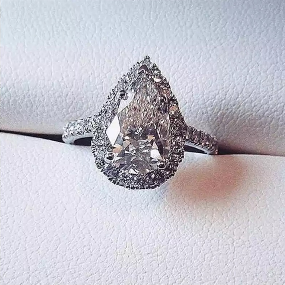 New 925 Silver Luxury Female Promise Pear Cut Engagement Wedding Diamond Ring - Picture 1 of 4